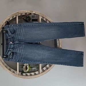 White House Black Market jeans. Woman's size 6 crop leg.